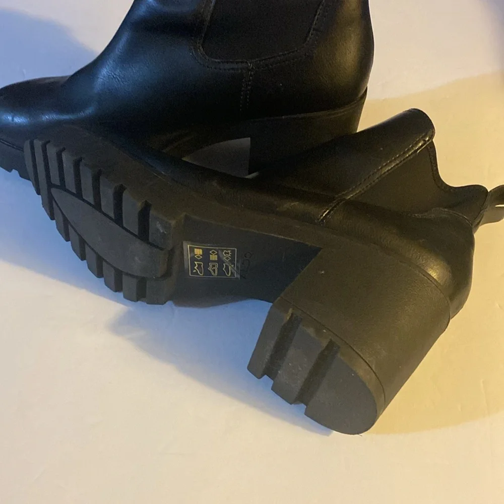 ALDO Chelsea Boots, Ankle Booties, Leather, Platform, Sz 9, chunky, matrix
